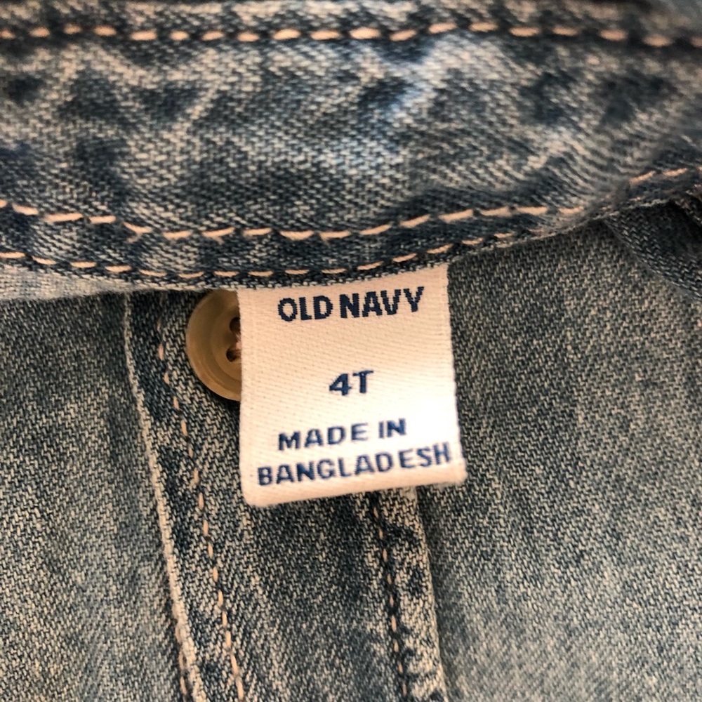 Old Navy 4T Chambray Button-Up - Picture 3 of 4